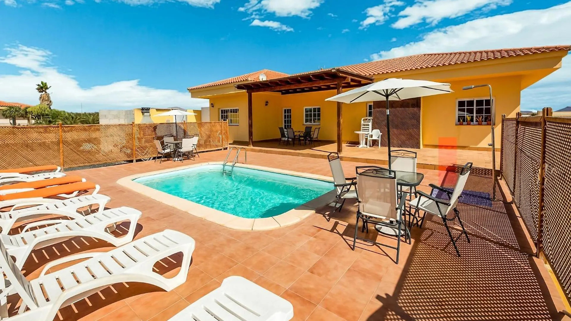 Belvilla By Oyo Chalet En Tuineje Para 6 Personas, Cleaning Included 0*,
